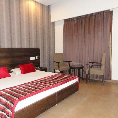 Hotel Silver Sands Chandīgarh Exteriér fotografie