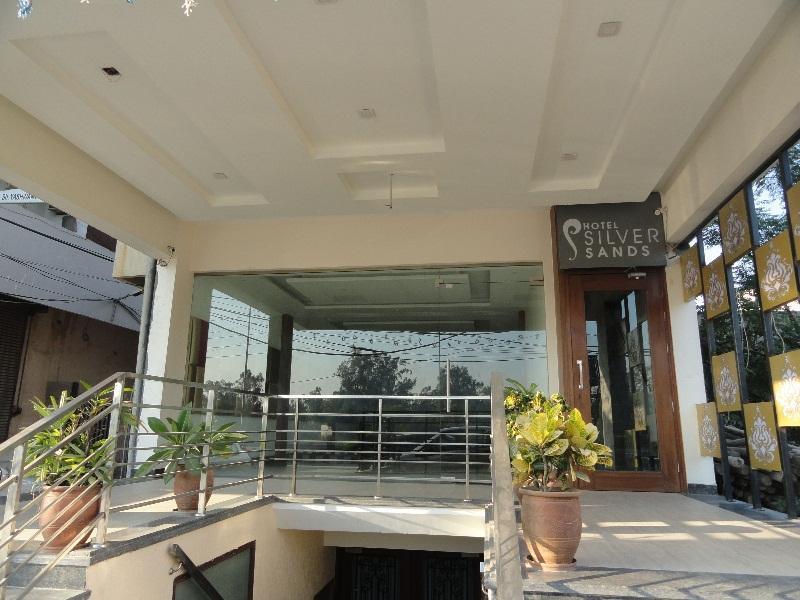 Hotel Silver Sands Chandīgarh Exteriér fotografie
